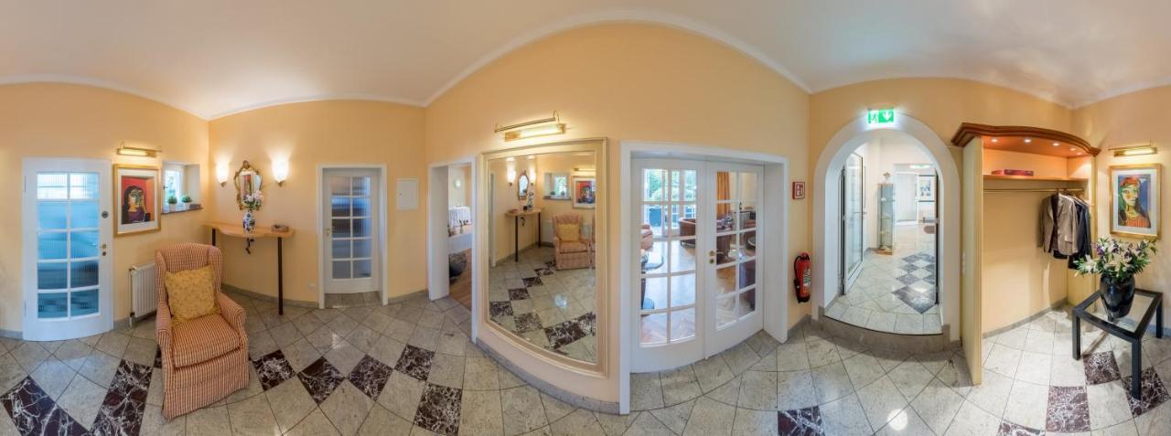 Hotel Villa Im Park Дюселдорф Екстериор снимка