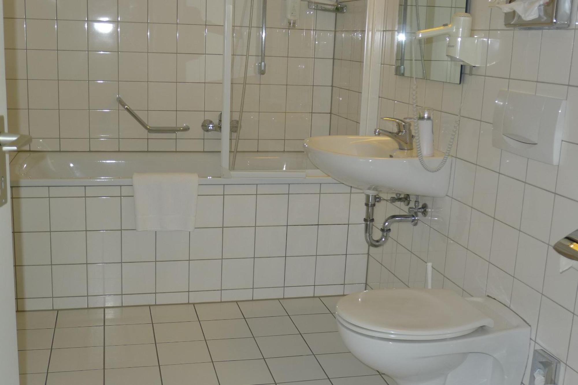 Hotel Villa Im Park Дюселдорф Екстериор снимка
